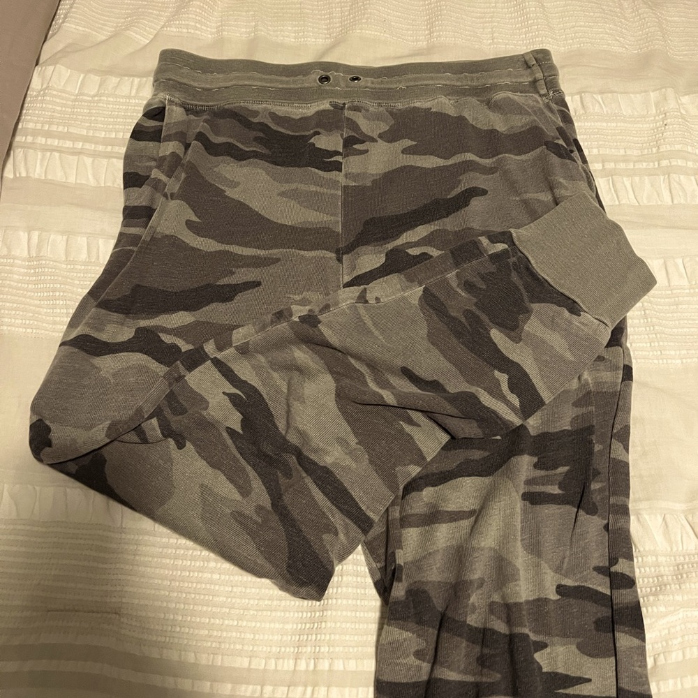 Splendid army print joggers